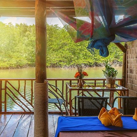 Mangroves & More @ Cambodia สีหนุวิลล์ ภายนอก รูปภาพ